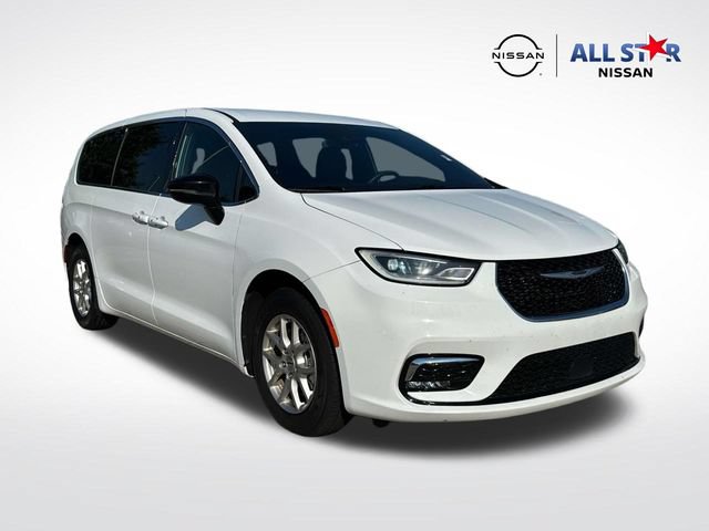 Used 2025 Chrysler Pacifica Select FWD 360° Tour