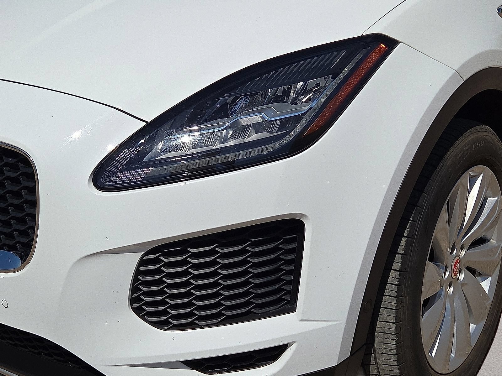 Used 2020 Jaguar E-PACE SE AWD/4WD image 9