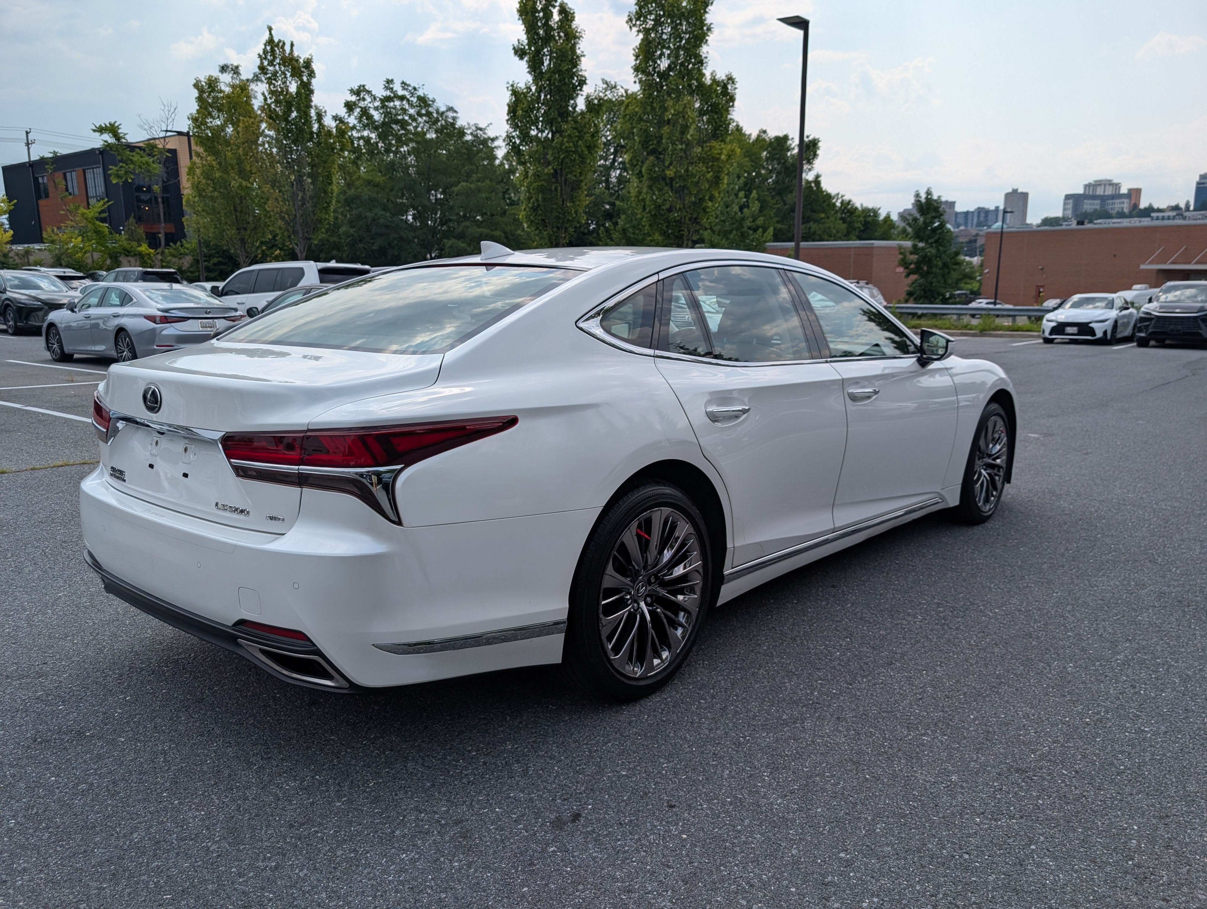 Used 2018 Lexus LS 500 AWD w/ Interior Upgrade Package image 3