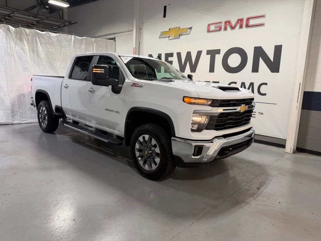 New 2026 Chevrolet Silverado 2500 LT AWD/4WD image 2