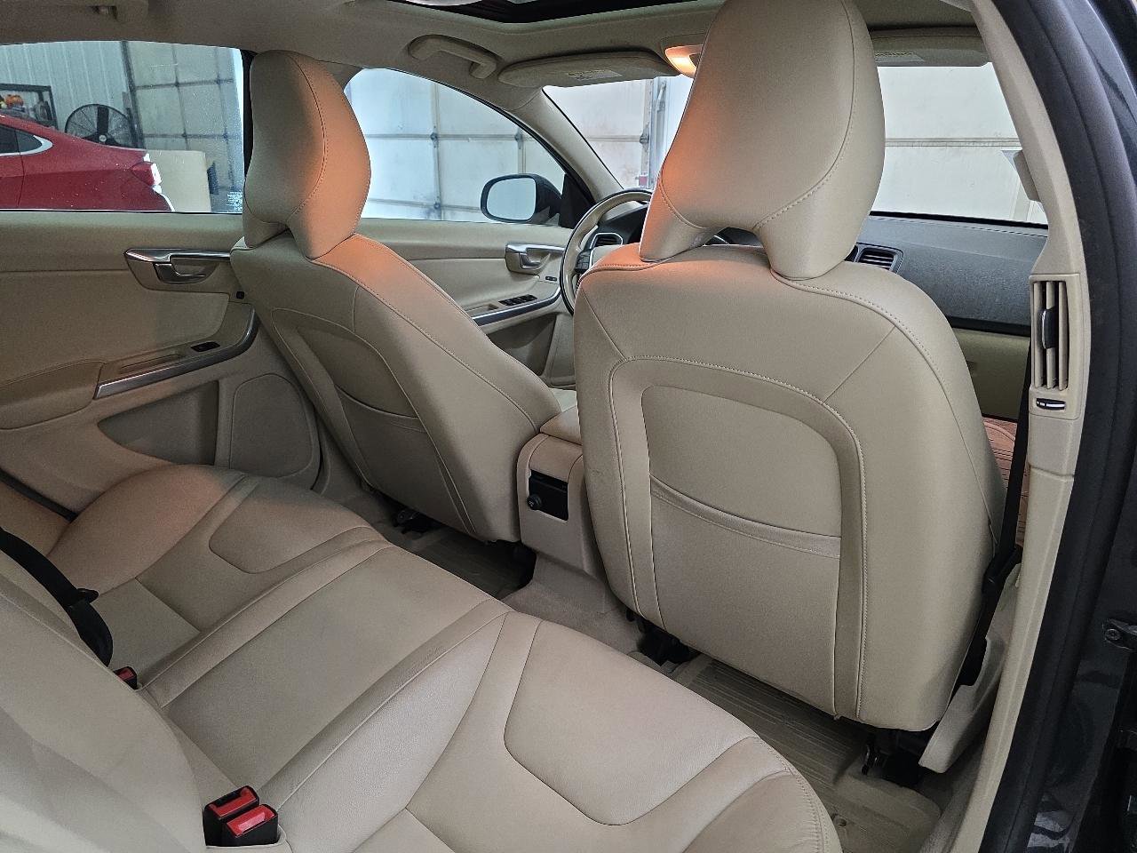 Used 2015 Volvo S60 T5 Premier image 42