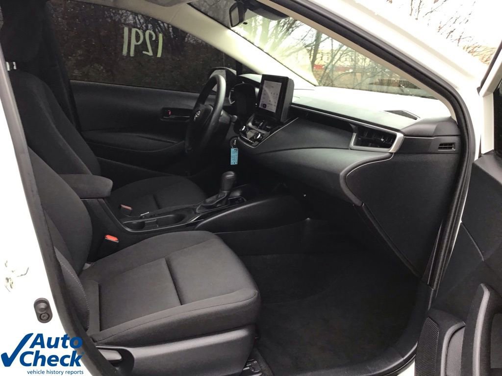 Used 2024 Toyota Corolla LE image 18