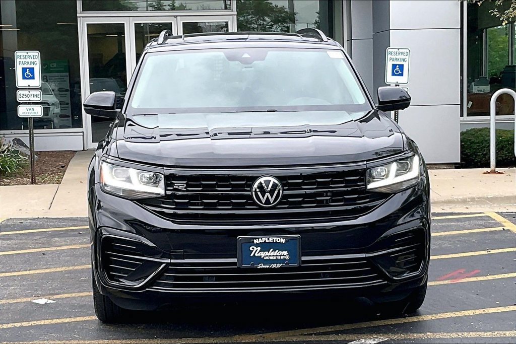 Used 2023 Volkswagen Atlas SEL R-Line AWD/4WD image 3