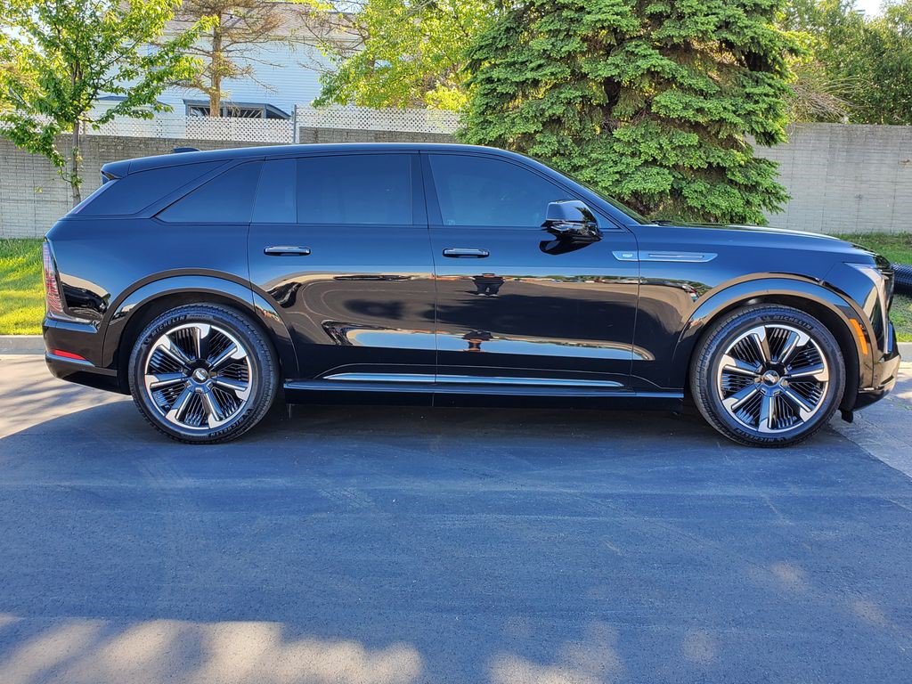 Certified 2025 Cadillac Escalade IQ Sport 2 AWD/4WD image 4