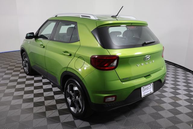 Used 2023 Hyundai Venue SEL w/ Cargo Package image 6