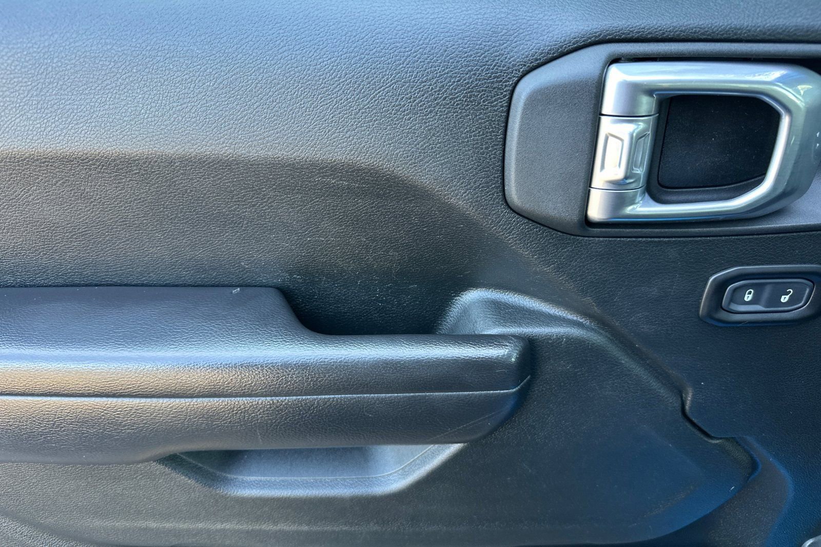 Used 2020 Jeep Gladiator Rubicon w/ Trailer Tow Package image 11