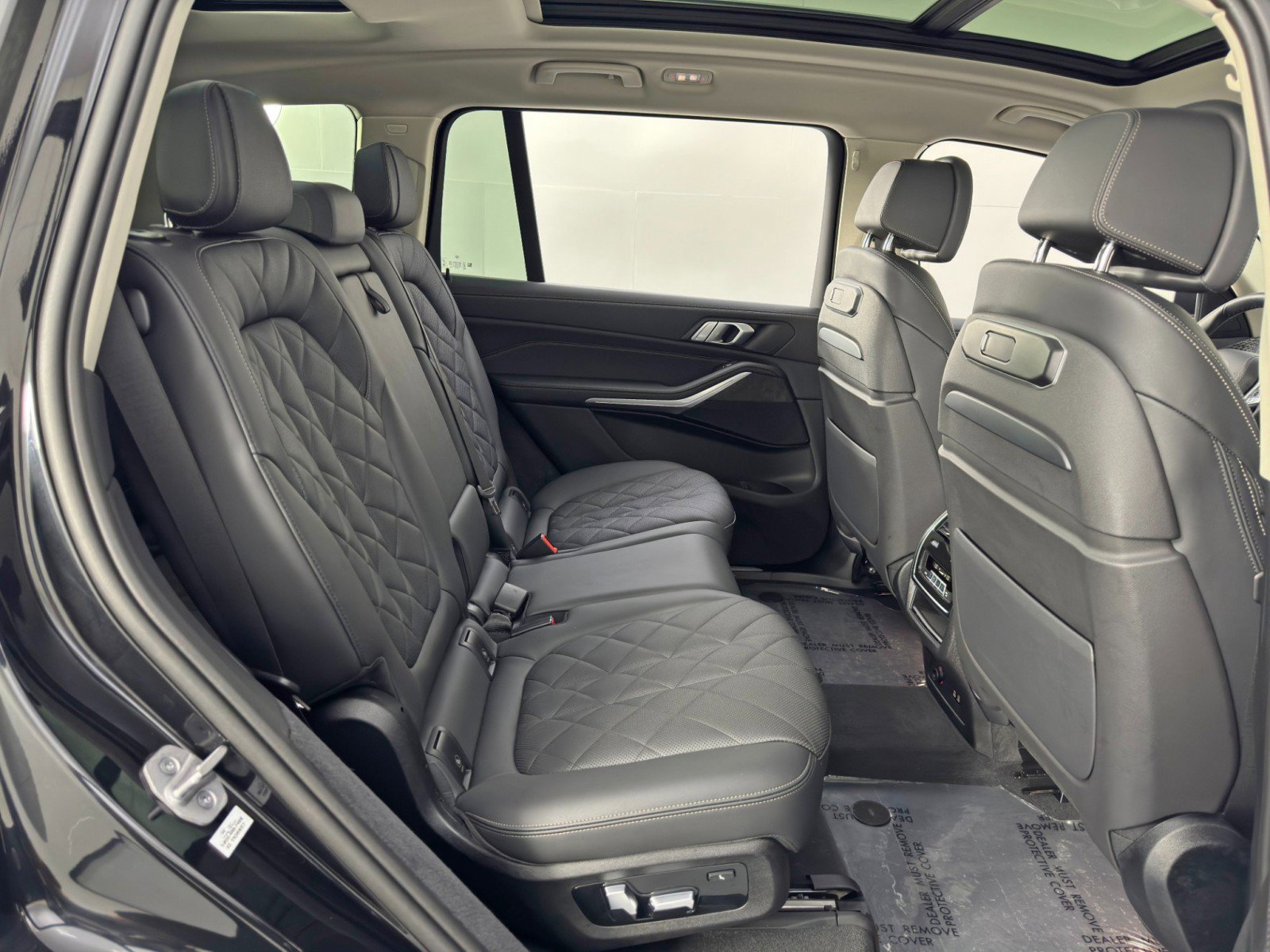 Used 2025 BMW X7 xDrive40i w/ Parking Assistance Package AWD/4WD image 45