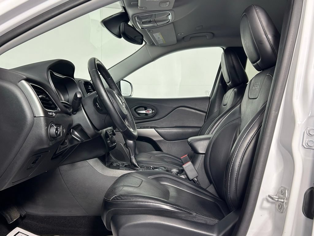 Used 2019 Jeep Cherokee Limited AWD/4WD image 29