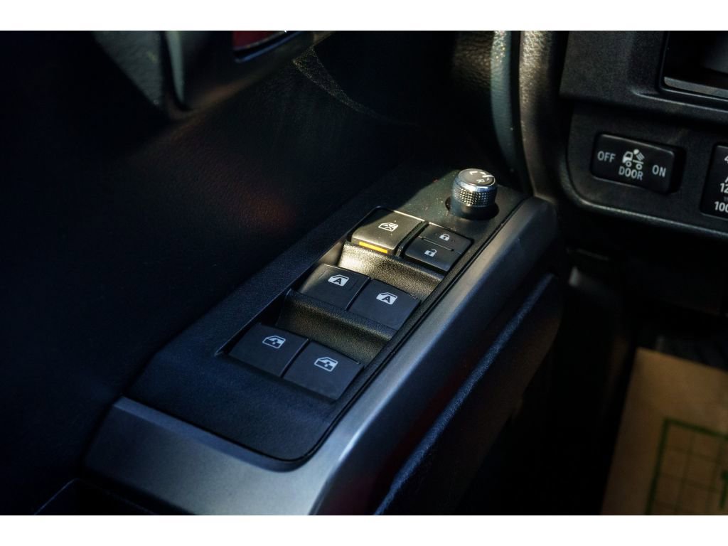 Used 2018 Toyota Tacoma Limited RWD image 28