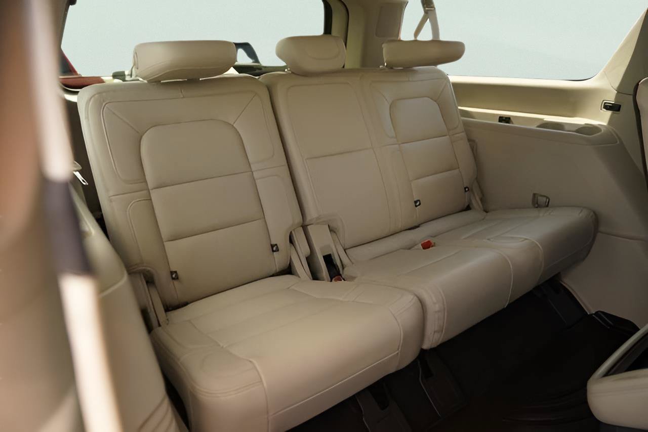 Used 2020 Lincoln Navigator L Reserve w/ Equipment Group 208A Reserve AWD/4WD image 16