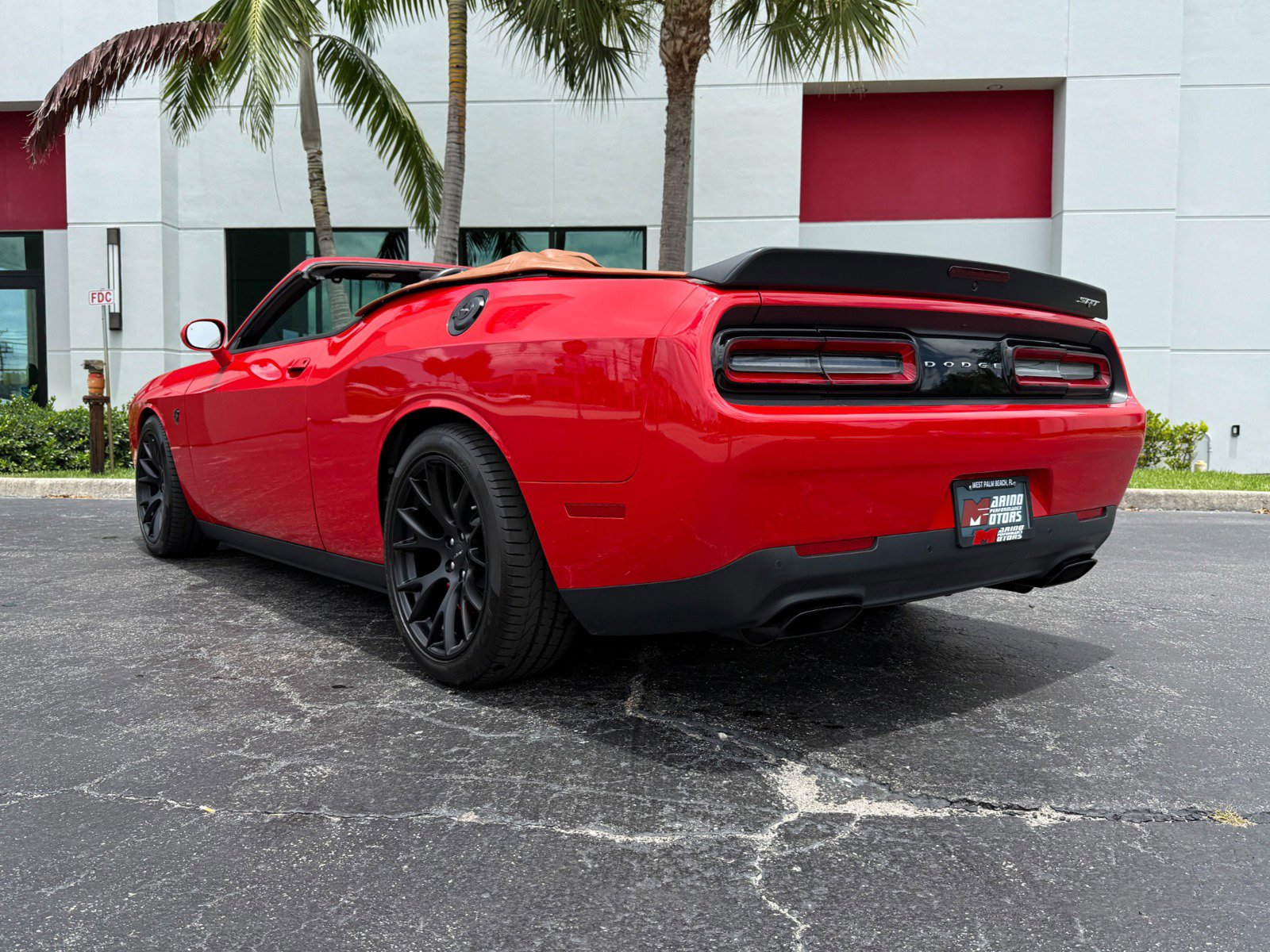 Used 2015 Dodge Challenger SRT Hellcat image 10