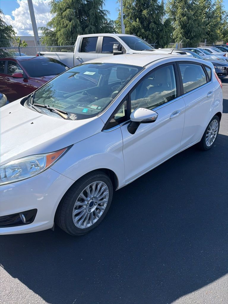 Used 2016 Ford Fiesta Titanium image 2