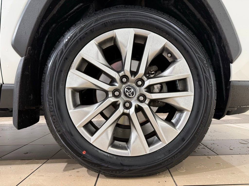 Used 2019 Toyota RAV4 XLE Premium w/ Cold Weather Package image 10