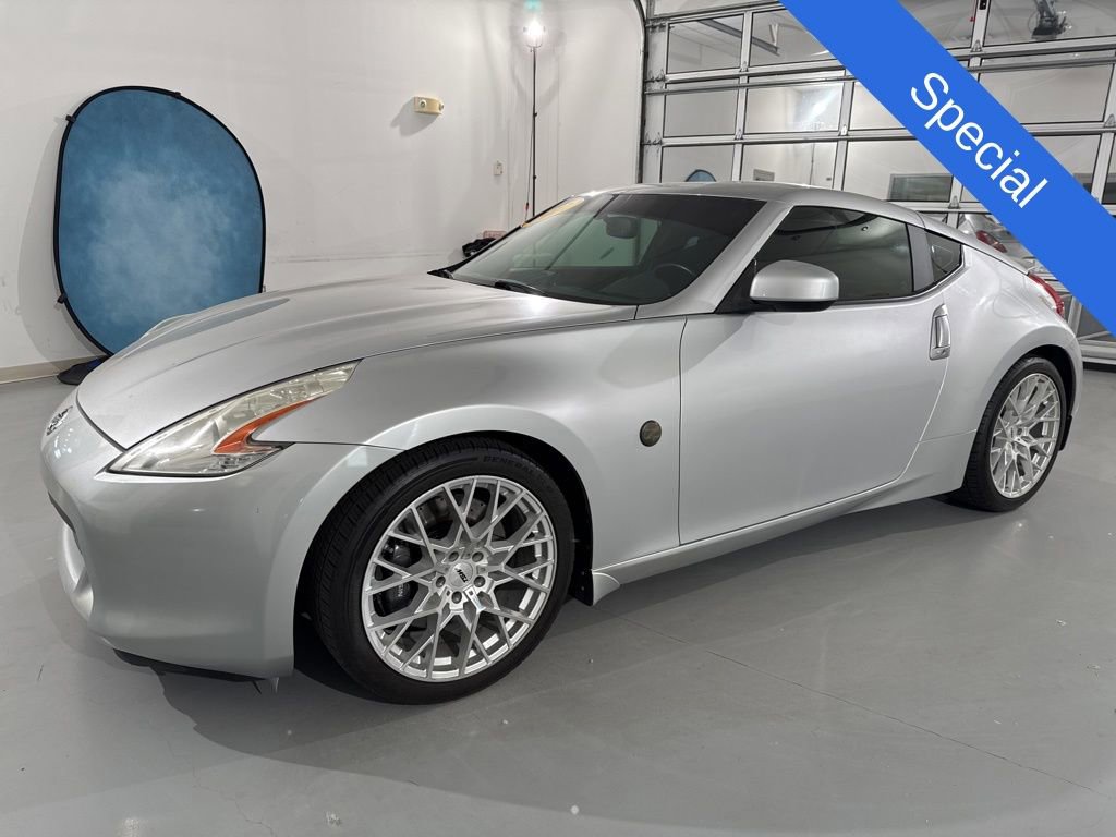 Used 2012 Nissan 370Z Touring w/ Sport Pkg RWD image 3