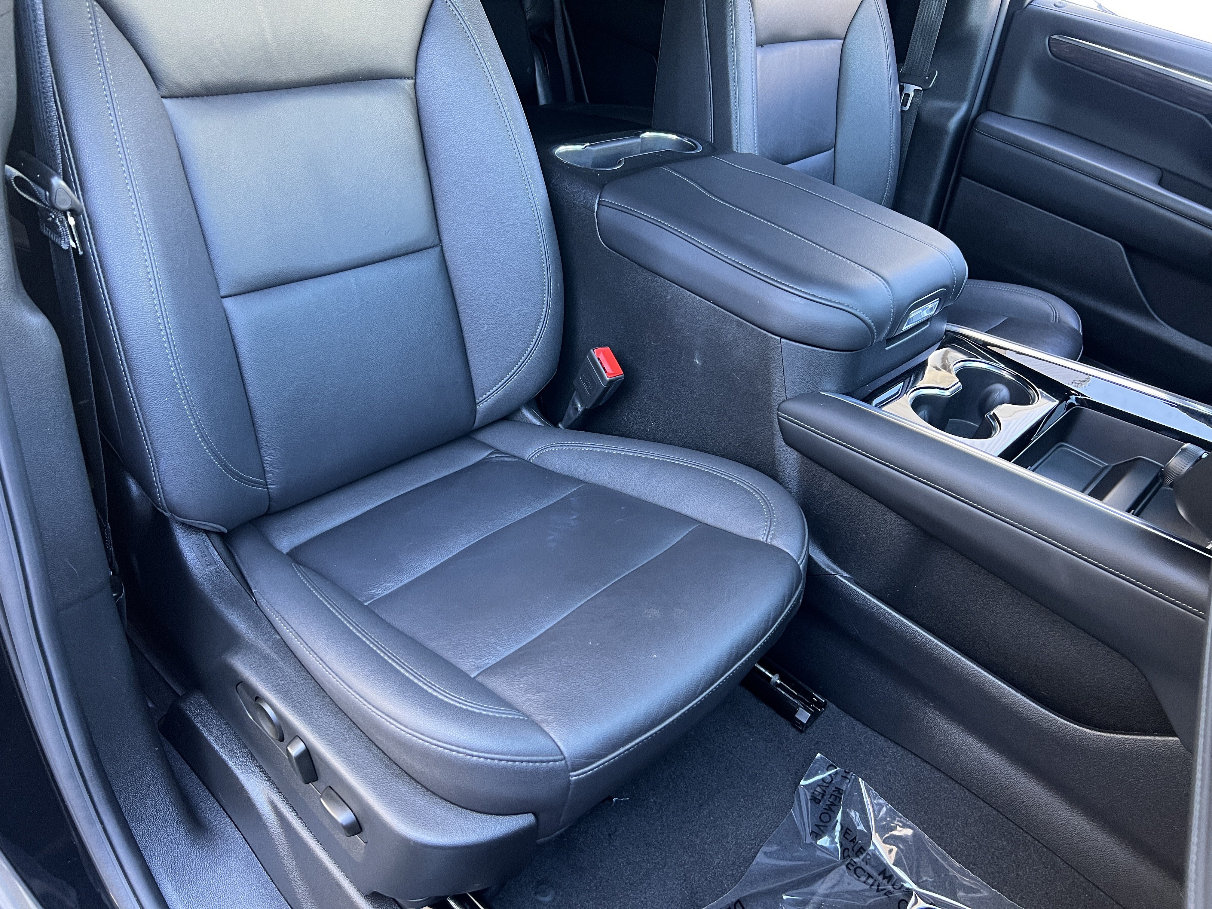 Used 2025 Chevrolet Tahoe LT AWD/4WD image 27