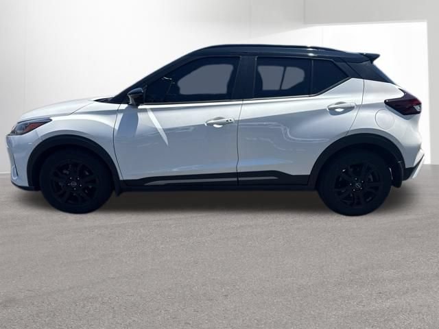 Used 2024 Nissan Kicks SR w/ SR Premium Package FWD image 2