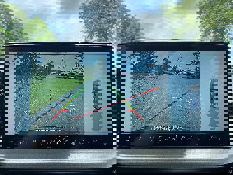 New 2025 Ford Escape SE image 35