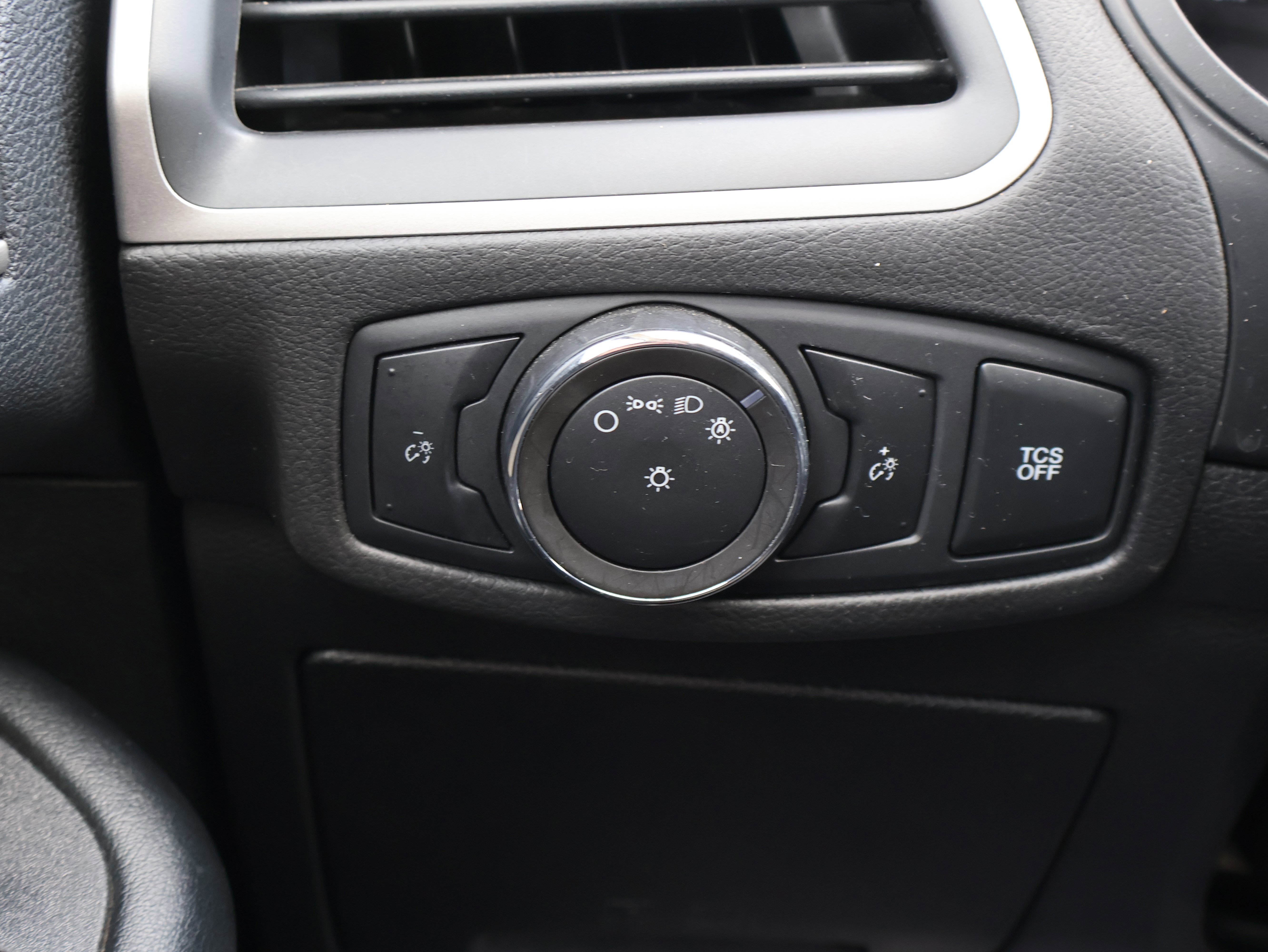 Used 2022 Ford Edge SEL image 40