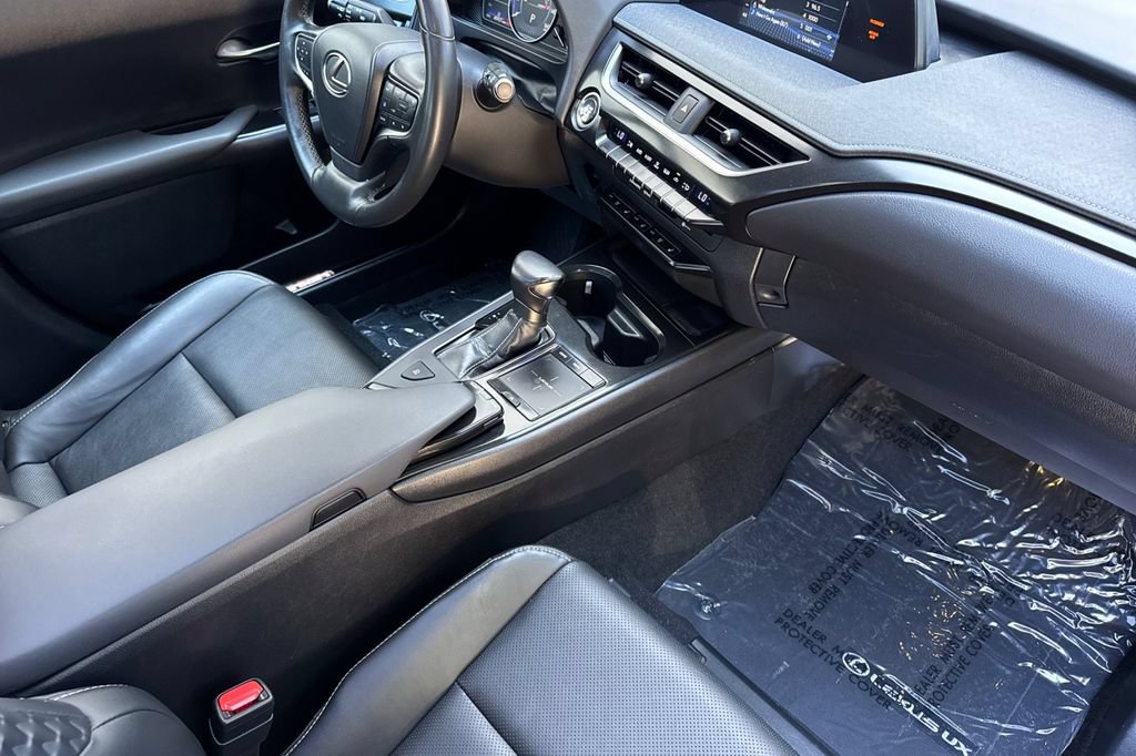 Used 2019 Lexus UX 200 w/ Premium Package FWD image 15