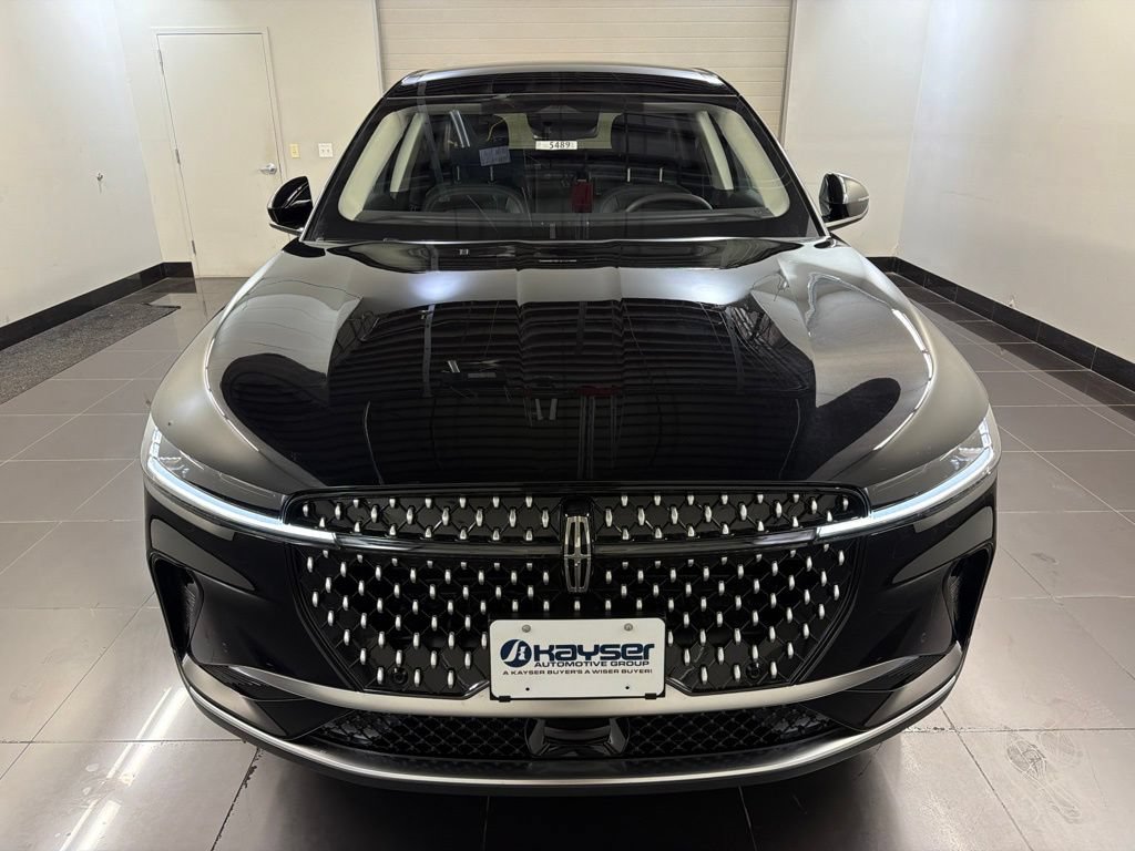 Used 2026 Lincoln Nautilus Premier AWD/4WD image 2