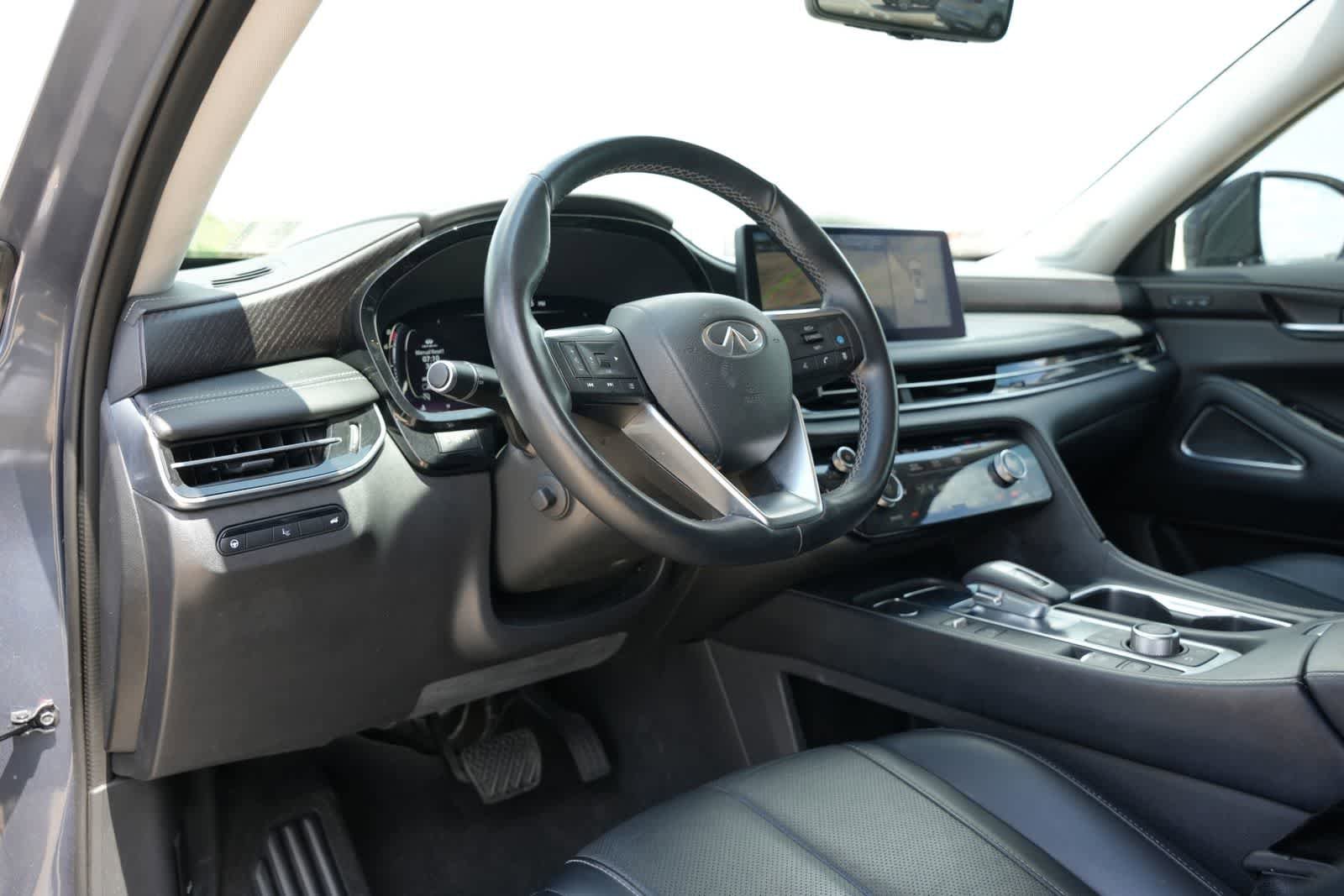 Used 2023 INFINITI QX60 Sensory w/ Vision Package AWD/4WD image 16