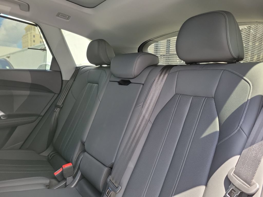 Used 2025 Audi Q5 Premium Plus w/ Premium Plus AWD/4WD image 13