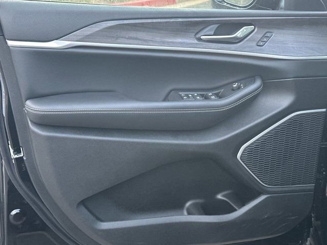 New 2026 Jeep Grand Cherokee Limited w/ Luxury Tech Group II image 11