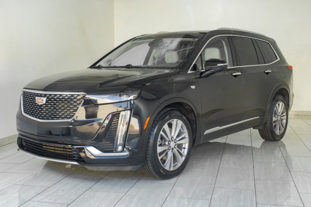Used 2023 Cadillac XT6 Premium Luxury AWD/4WD image 4