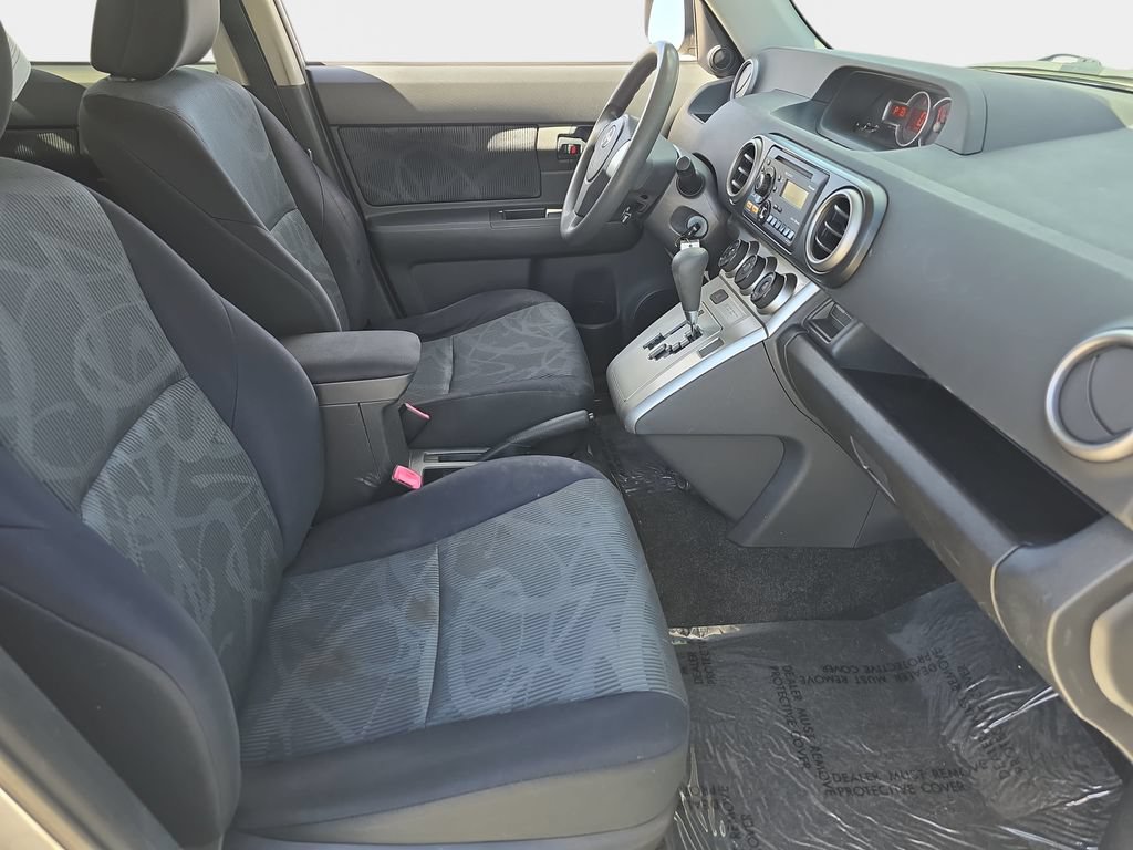 Used 2012 Scion xB FWD image 12