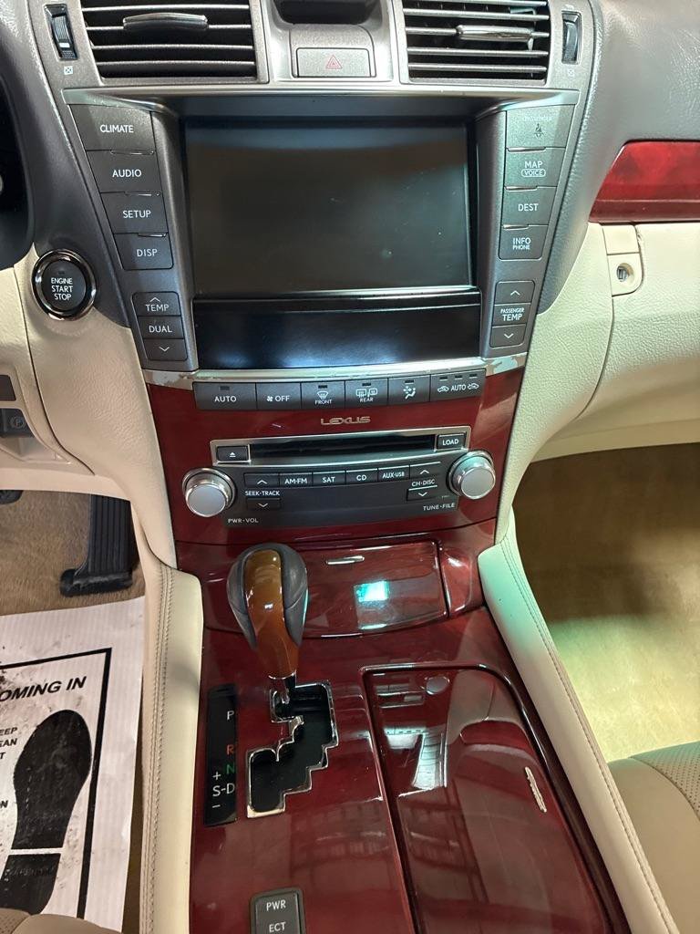Used 2012 Lexus LS 460 w/ Comfort Pkg RWD image 21