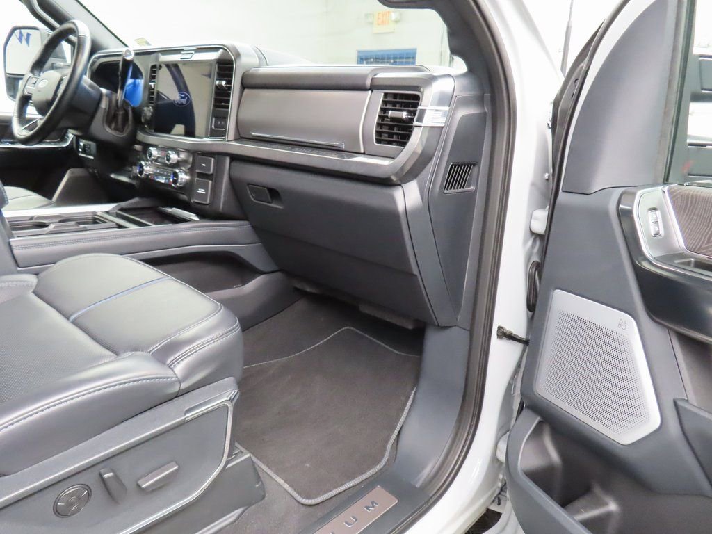 Used 2025 Ford F250 Platinum w/ FX4 Off-Road Package AWD/4WD image 37