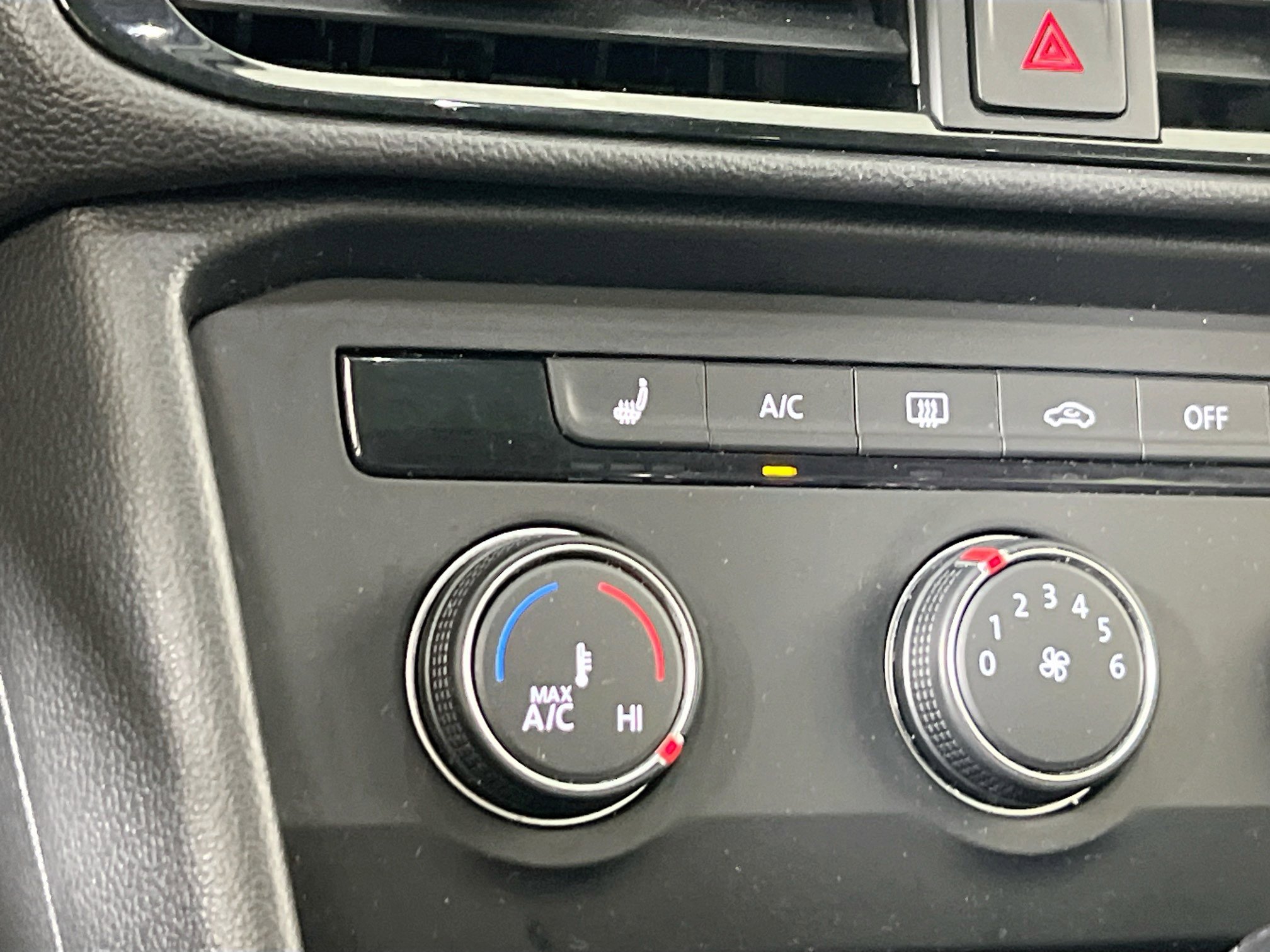 Used 2022 Volkswagen Taos SE image 19