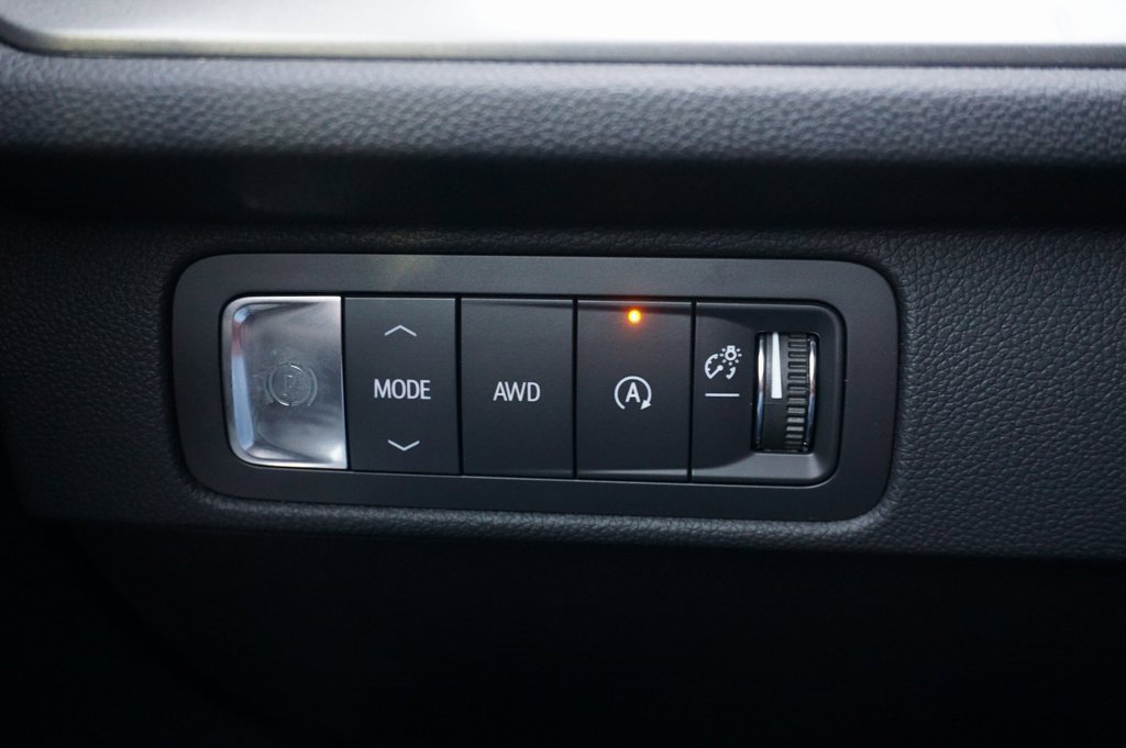 Used 2025 Chevrolet Traverse LT w/ LPO, Floor Liner Package image 23