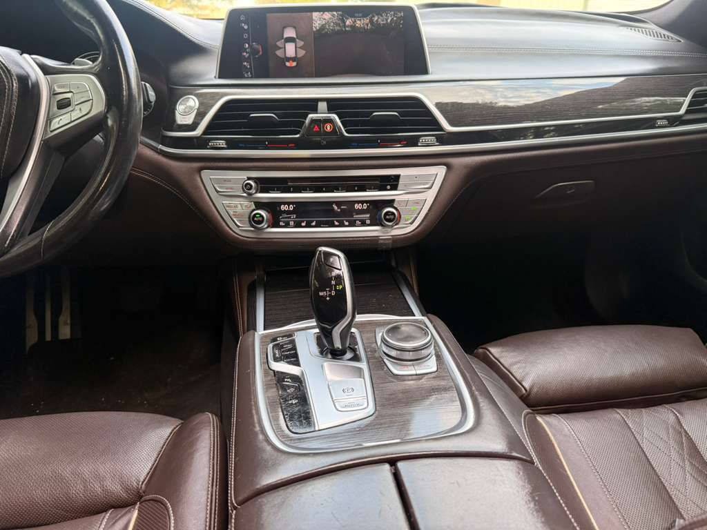 Used 2016 BMW 740i RWD image 18