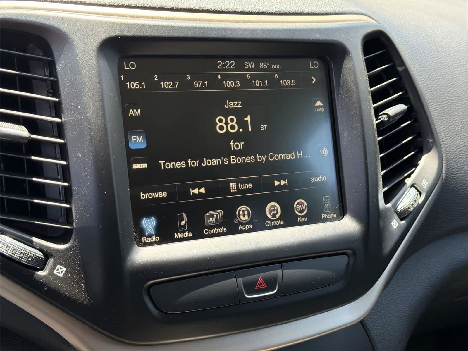 Used 2017 Jeep Cherokee Limited FWD image 17