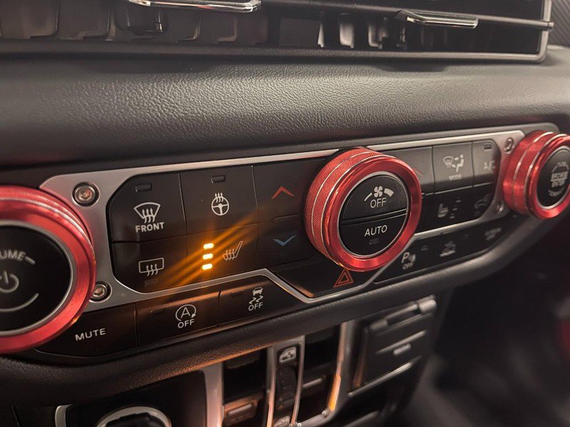 Used 2024 Jeep Wrangler Unlimited Rubicon image 31