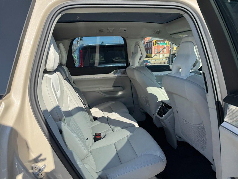 Certified 2025 Volvo EX90 Ultra image 11