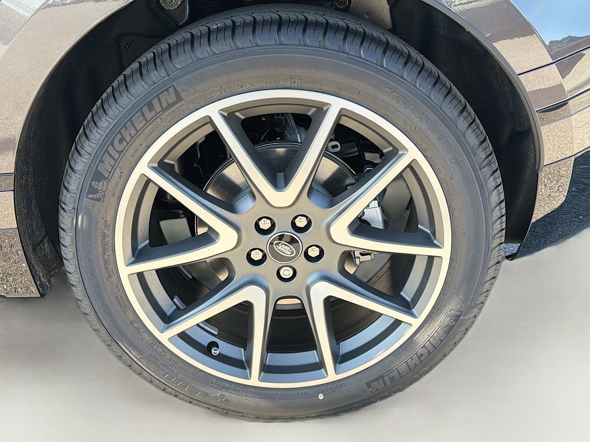 New 2026 Land Rover Range Rover Velar Dynamic SE image 42