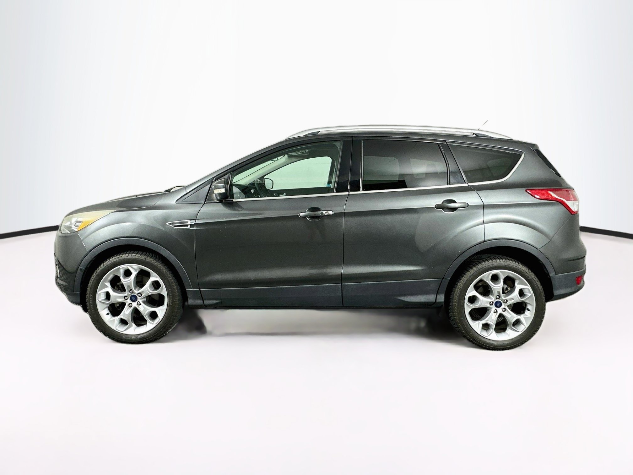 Used 2016 Ford Escape Titanium w/ Equipment Group 301A AWD/4WD image 4