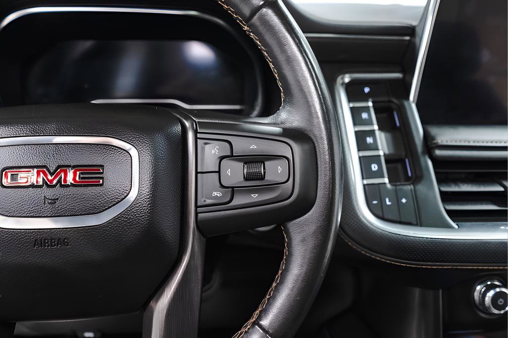Used 2022 GMC Yukon AT4 w/ Technology Package AWD/4WD image 12