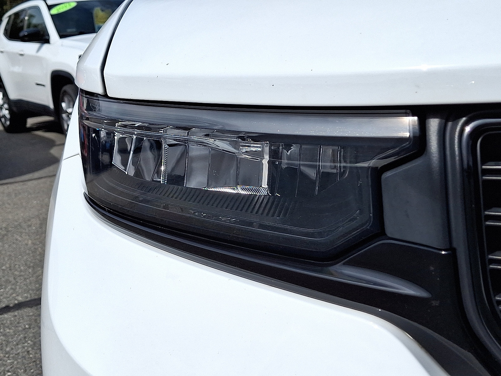 Used 2022 Jeep Grand Cherokee L Laredo image 9