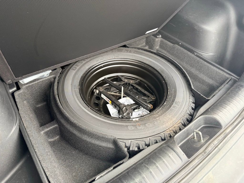 Used 2019 Jeep Cherokee Sport image 32