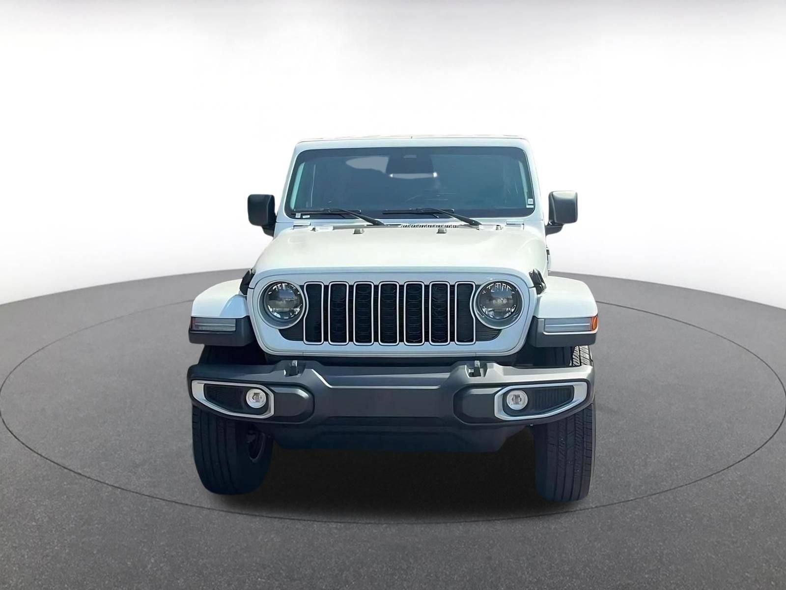 Used 2025 Jeep Wrangler Unlimited Sahara AWD/4WD image 5