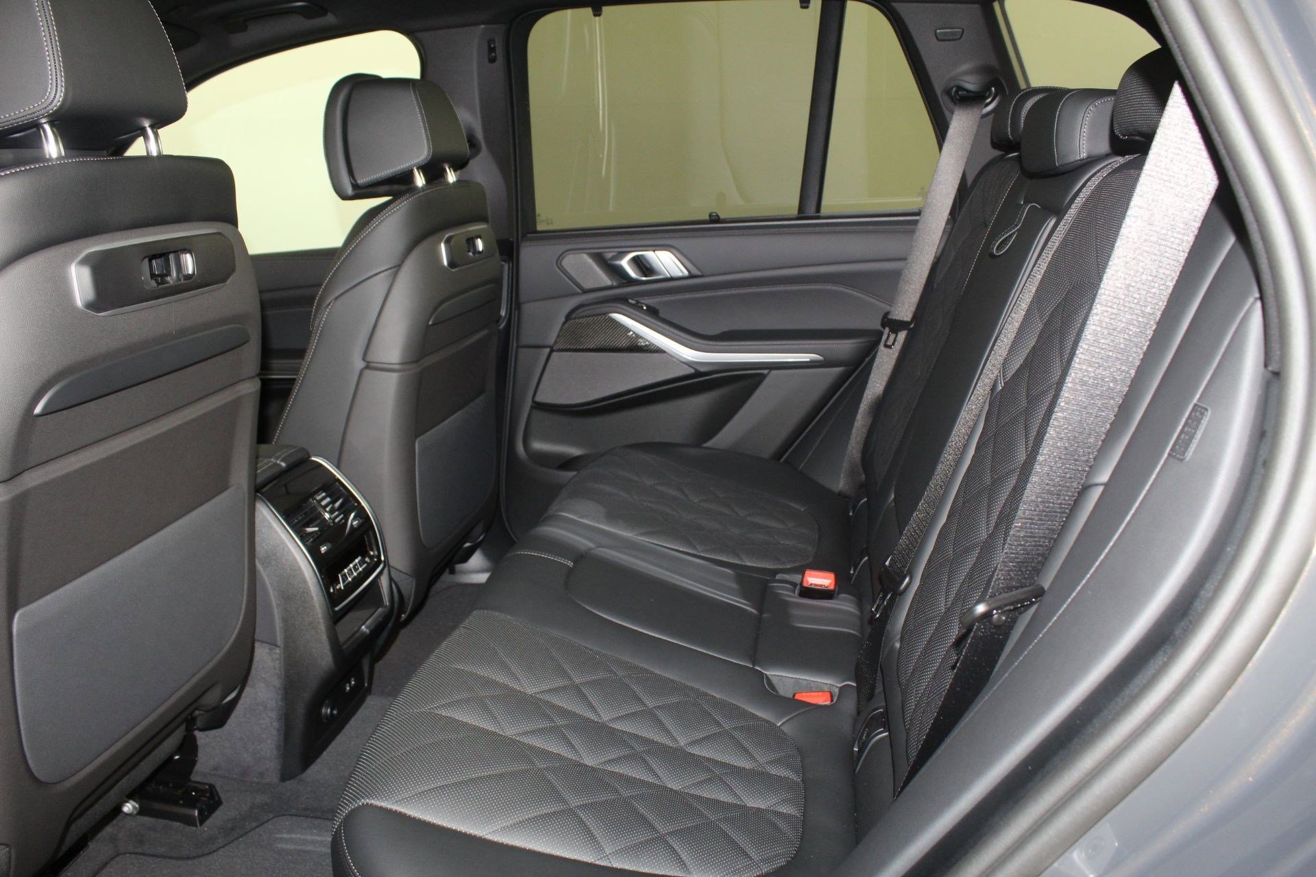 New 2026 BMW X5 M60i image 26