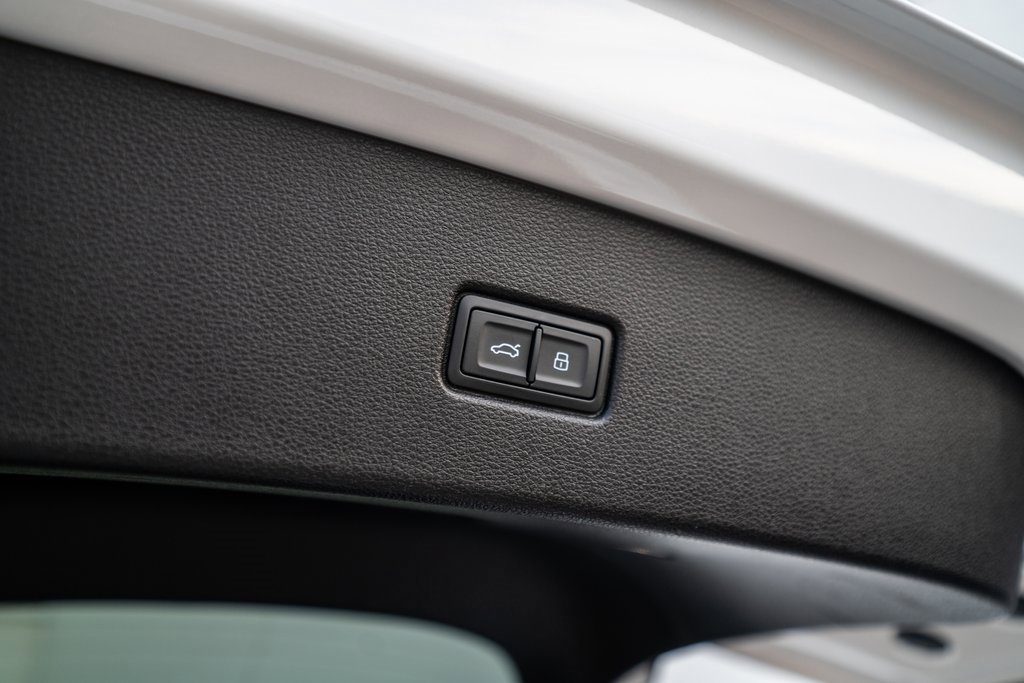 Used 2023 Audi Q5 2.0T Premium w/ Convenience Package image 46