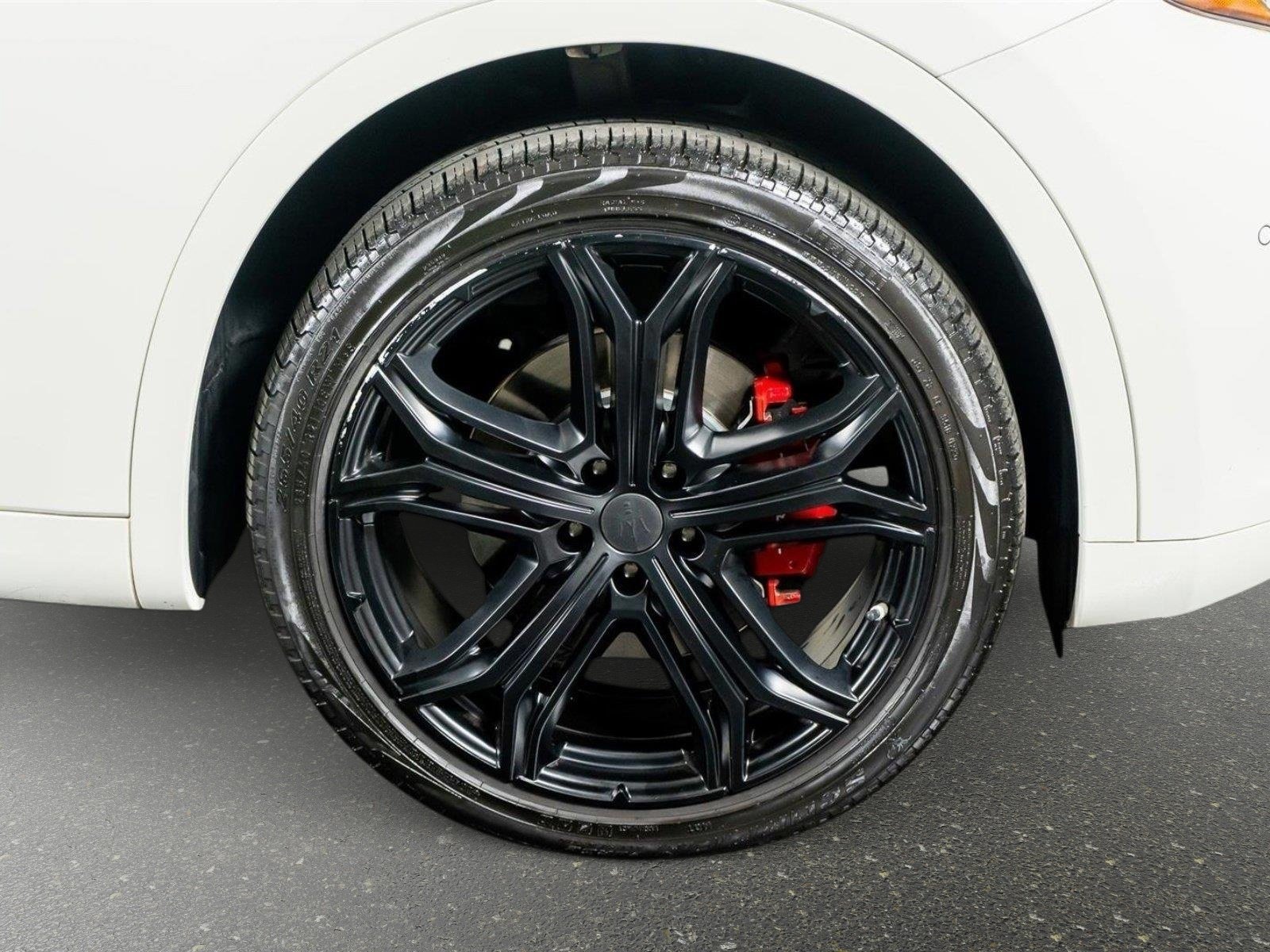 Used 2023 Maserati Levante GT AWD/4WD image 6