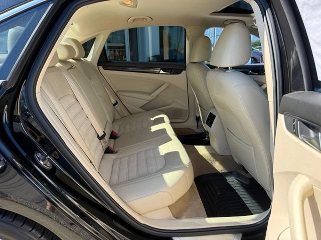 Used 2014 Volkswagen Passat TDI SEL Premium FWD image 18