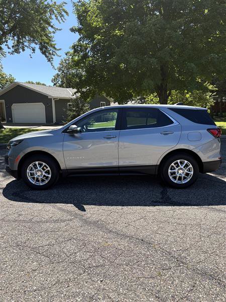 Used 2024 Chevrolet Equinox LT AWD/4WD image 3