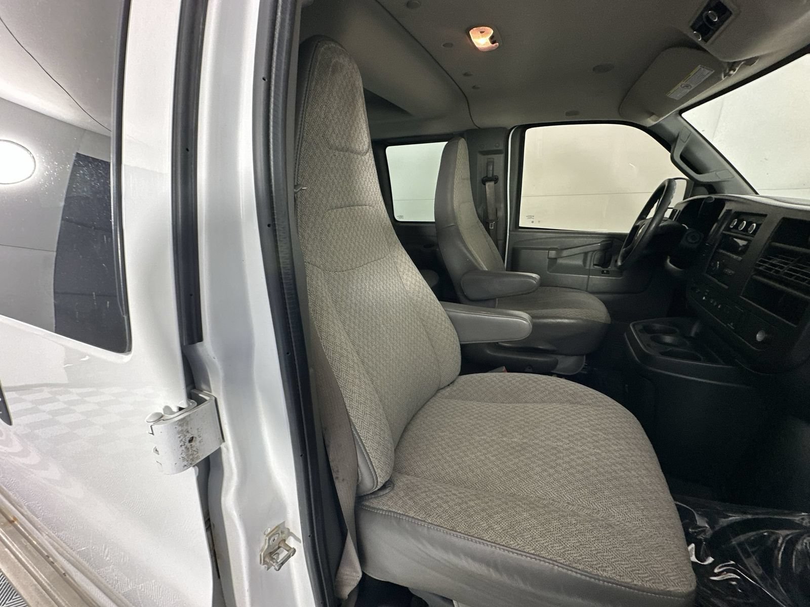 Used 2019 Chevrolet Express 3500 LT w/ LT Preferred Equipment Group RWD image 26