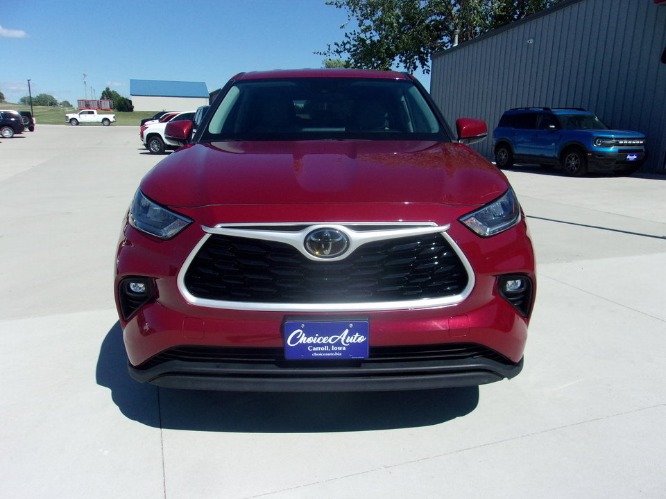 Used 2020 Toyota Highlander LE AWD/4WD image 5